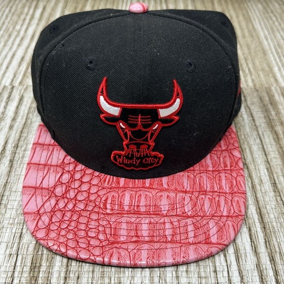 Chicago Bulls Hat - Picture 2 of 9